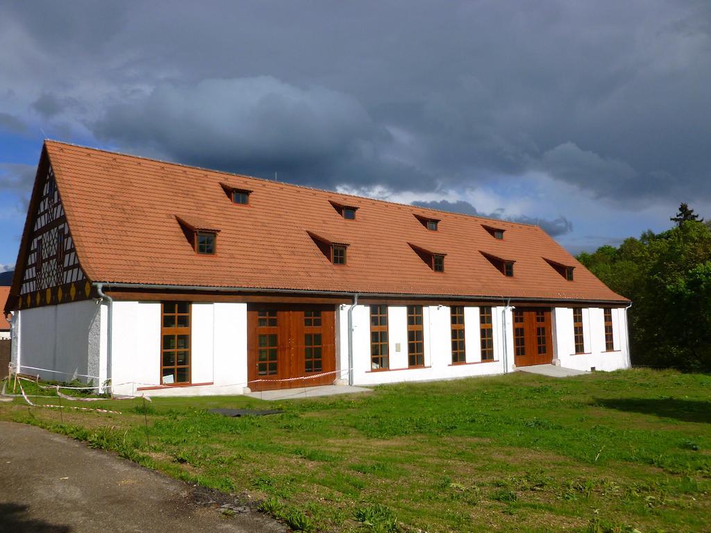 Penzion Mansky Dvur Dolni Zandov Bagian luar foto