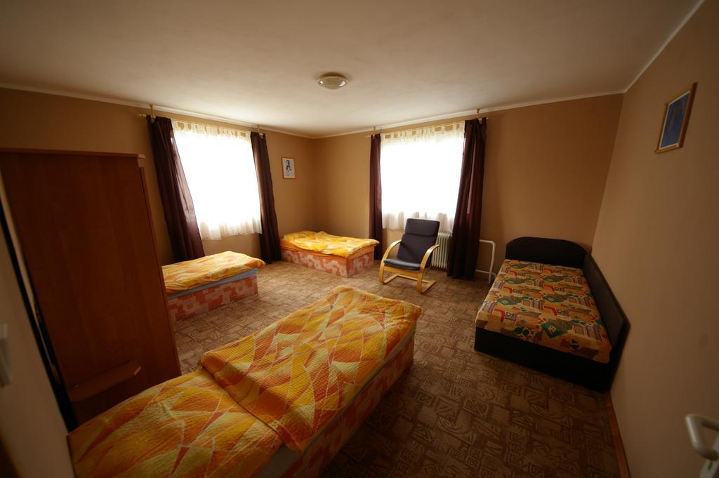 Penzion Mansky Dvur Dolni Zandov Bagian luar foto