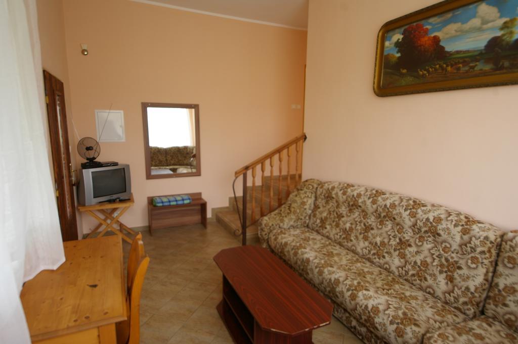 Penzion Mansky Dvur Dolni Zandov Bagian luar foto